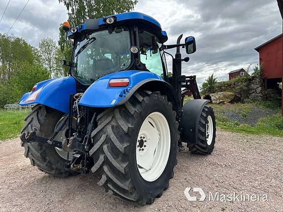 Traktor New Holland T6070 med lastare 5 of 22