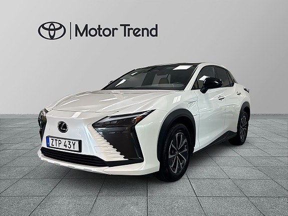 Lexus RZ450e