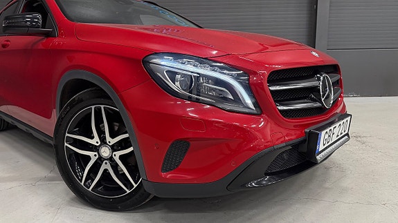 Mercedes-Benz GLA220 3 of 5