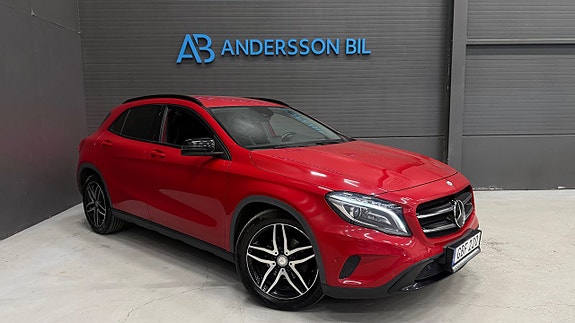 Mercedes-Benz GLA220 2 of 5