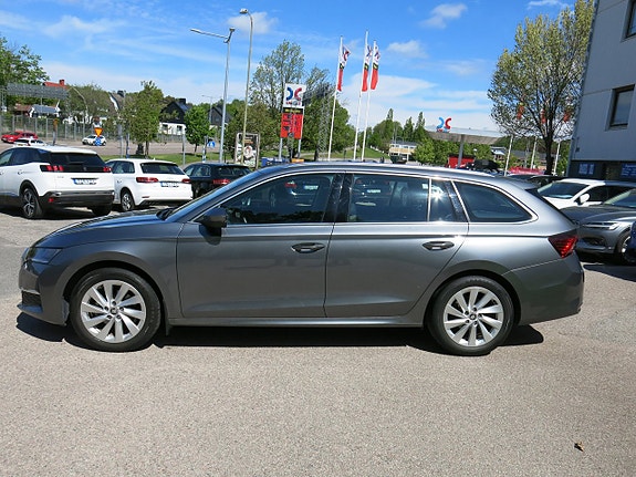 Skoda Octavia 2 of 5