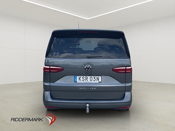 Volkswagen Multivan 8 of 30