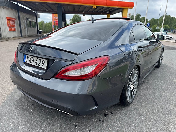 Mercedes-Benz CLS350 4 of 5