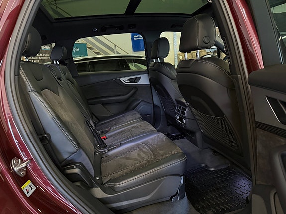 Audi SQ7 8 of 19