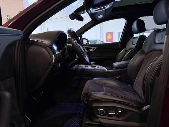 Audi SQ7 3 of 19