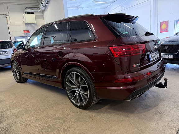 Audi SQ7 2 of 19