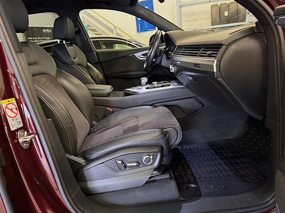 Audi SQ7 10 of 19