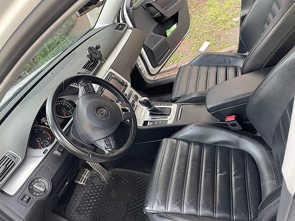 Volkswagen Passat Alltrack 4 of 5