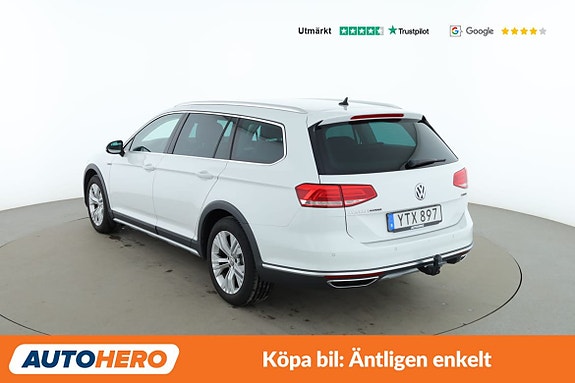 Volkswagen Passat Alltrack 3 of 5