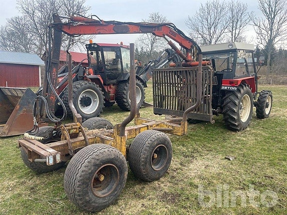 Traktor med skogsvagn Zetor 5245 (se skick) 5 of 5