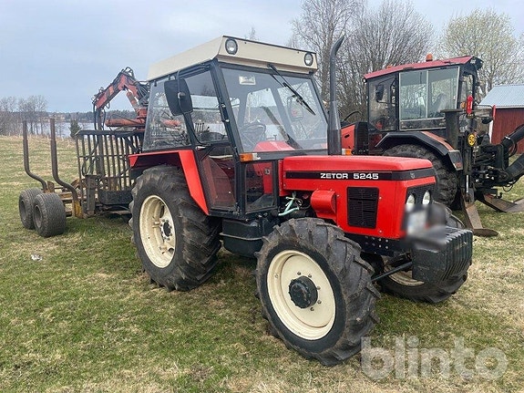 Traktor med skogsvagn Zetor 5245 (se skick) 2 of 5