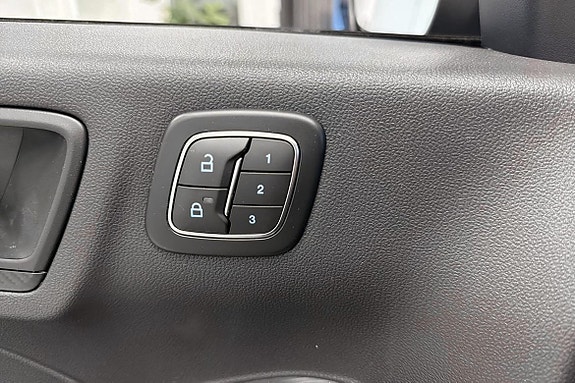 Ford Kuga 15 of 21