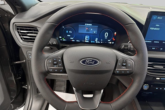 Ford Kuga 10 of 21