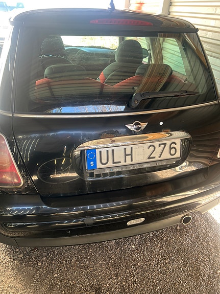 MINI Cooper 2 of 4