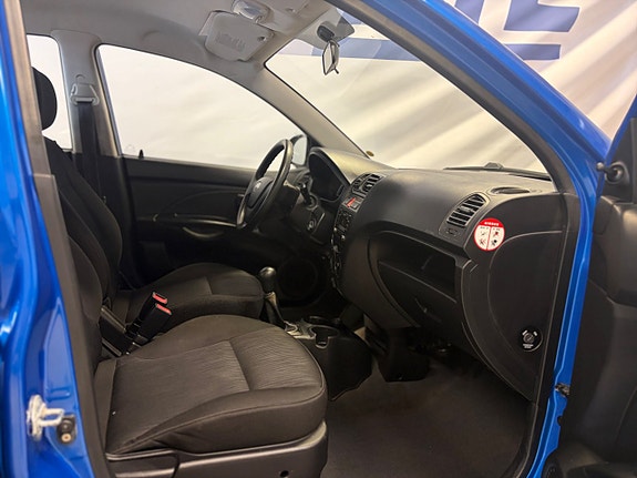 Kia Picanto 7 of 10