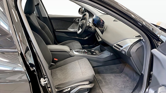 BMW 120 3 of 5