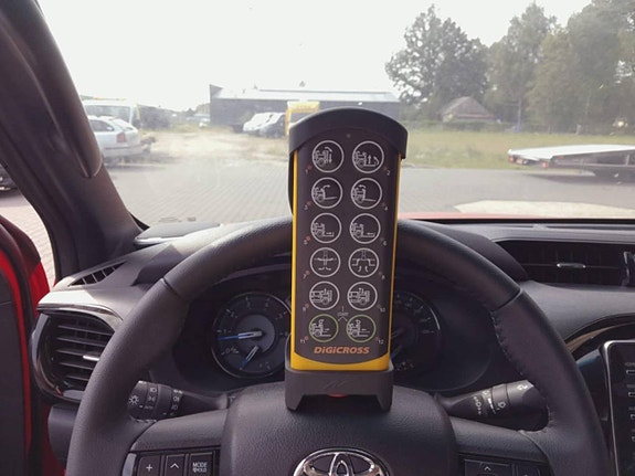 Toyota Hilux Garagebärgare 8 of 11