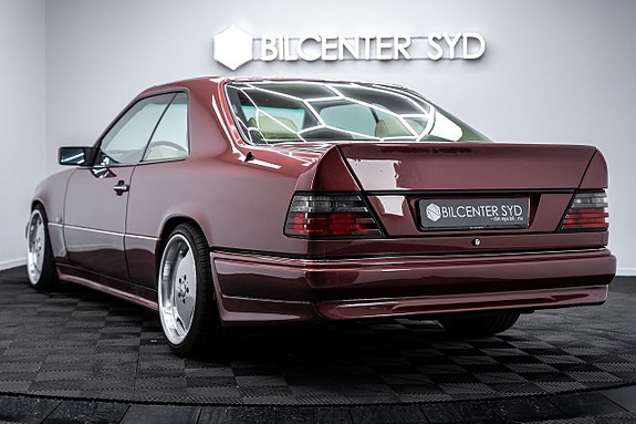 Mercedes-Benz E320 10 of 27