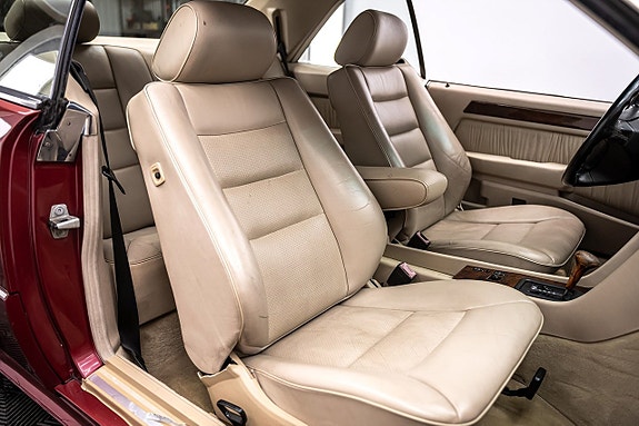 Mercedes-Benz E320 26 of 27