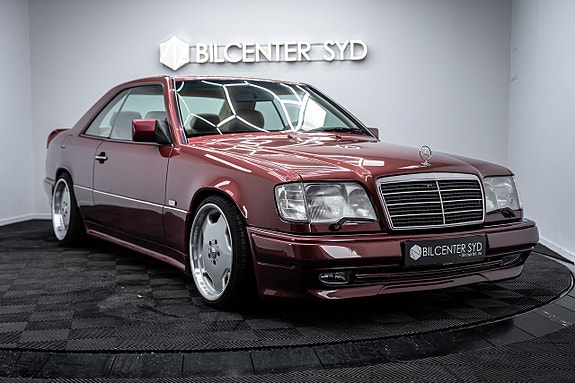 Mercedes-Benz E320 5 of 5