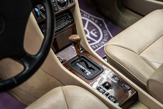 Mercedes-Benz E320 15 of 27