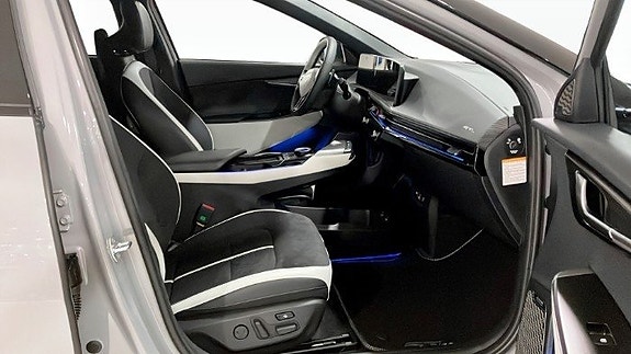 Kia EV6 3 of 12