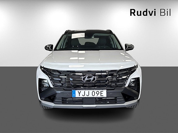 Hyundai Tucson 2 of 5