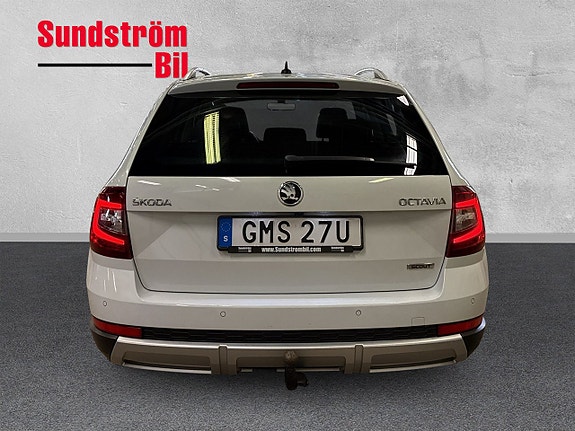 Skoda Octavia Scout 6 of 26