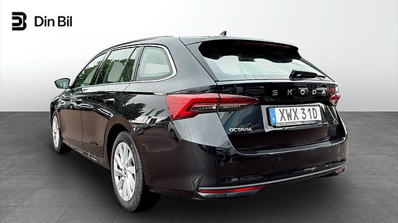Skoda Octavia 3 of 5