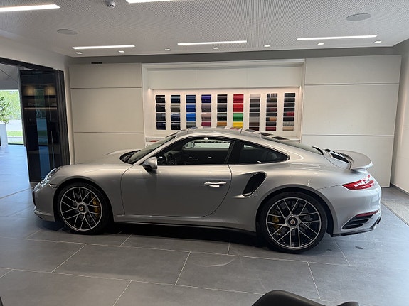 Porsche 911 Turbo S 16 of 25