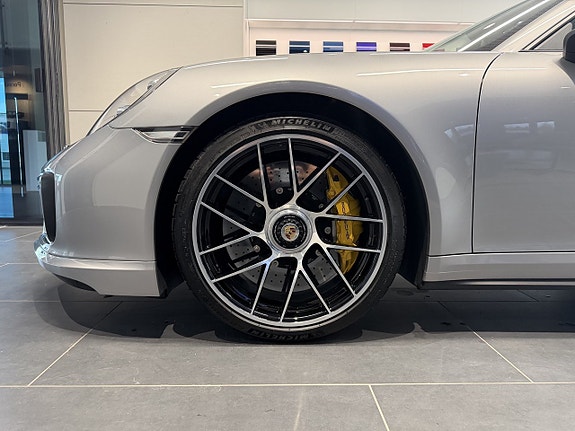 Porsche 911 Turbo S 22 of 25