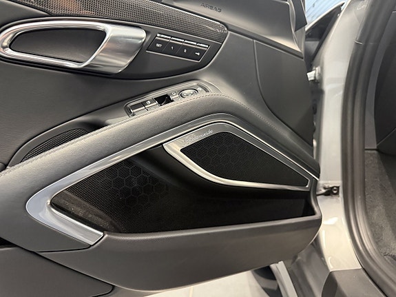 Porsche 911 Turbo S 11 of 25