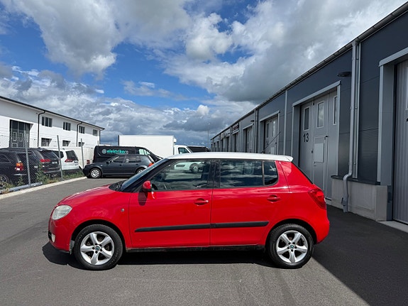Skoda Fabia 2 of 5