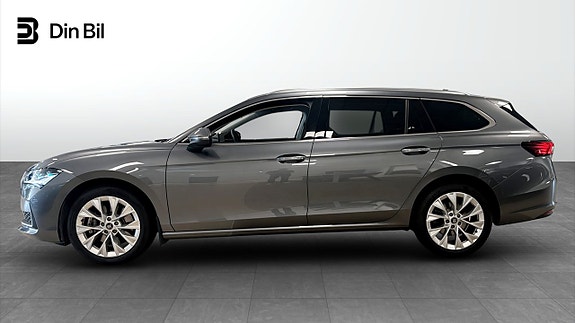 Skoda Superb 2 of 5