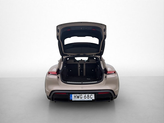 Porsche Taycan 9 of 30
