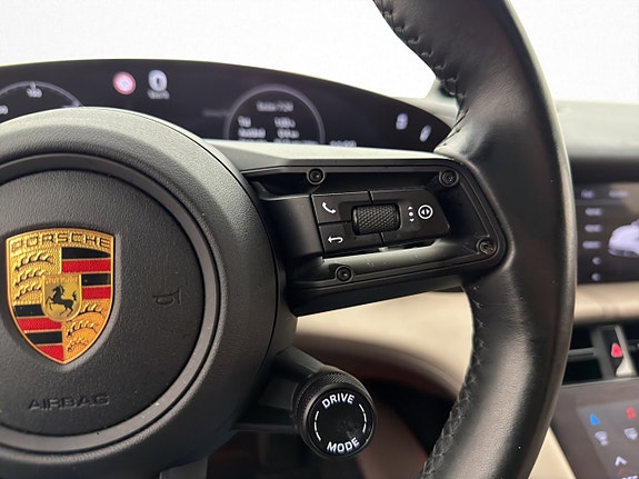 Porsche Taycan 22 of 30