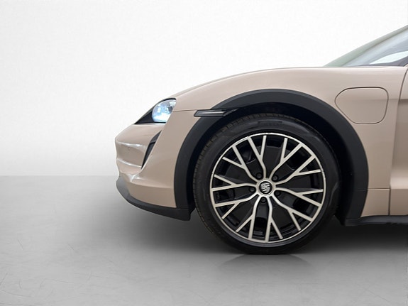 Porsche Taycan 30 of 30