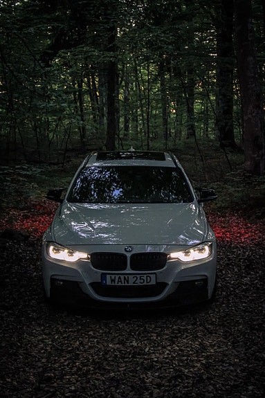 BMW 340i 3 of 5