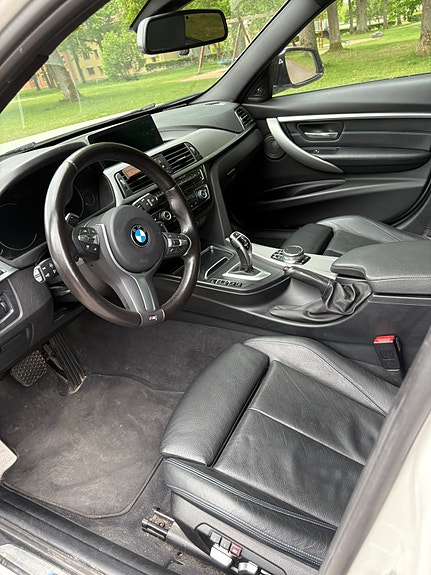 BMW 340i 8 of 10