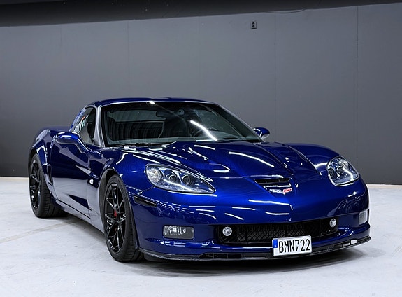 Chevrolet Corvette 3 of 5