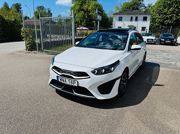 Kia Ceed 2 of 5