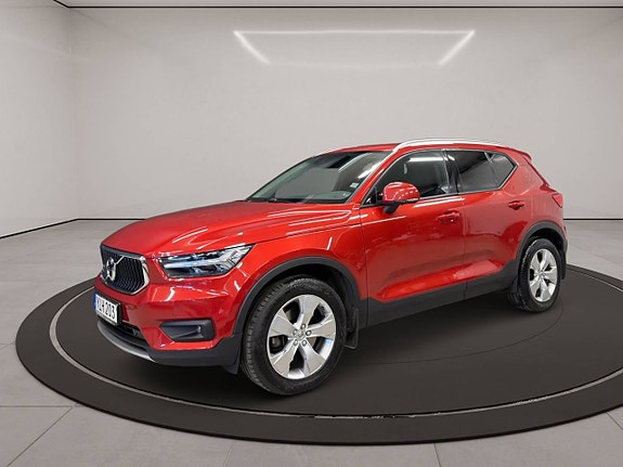 Volvo XC40 3 of 5