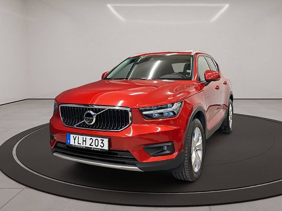 Volvo XC40 4 of 5