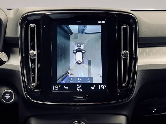 Volvo XC40 19 of 27