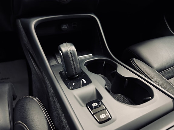 Volvo XC40 17 of 27