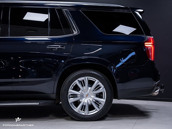 Chevrolet Tahoe 4 of 5