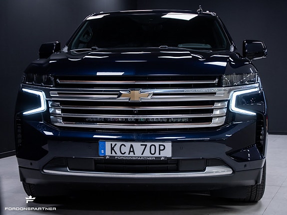 Chevrolet Tahoe 2 of 5