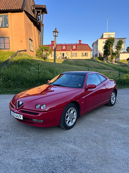 Alfa Romeo GTV 4 of 13