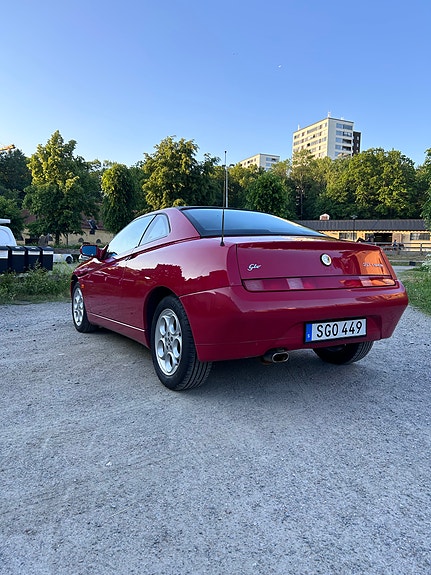 Alfa Romeo GTV 7 of 13