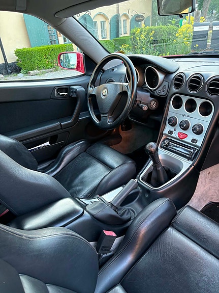 Alfa Romeo GTV 9 of 13